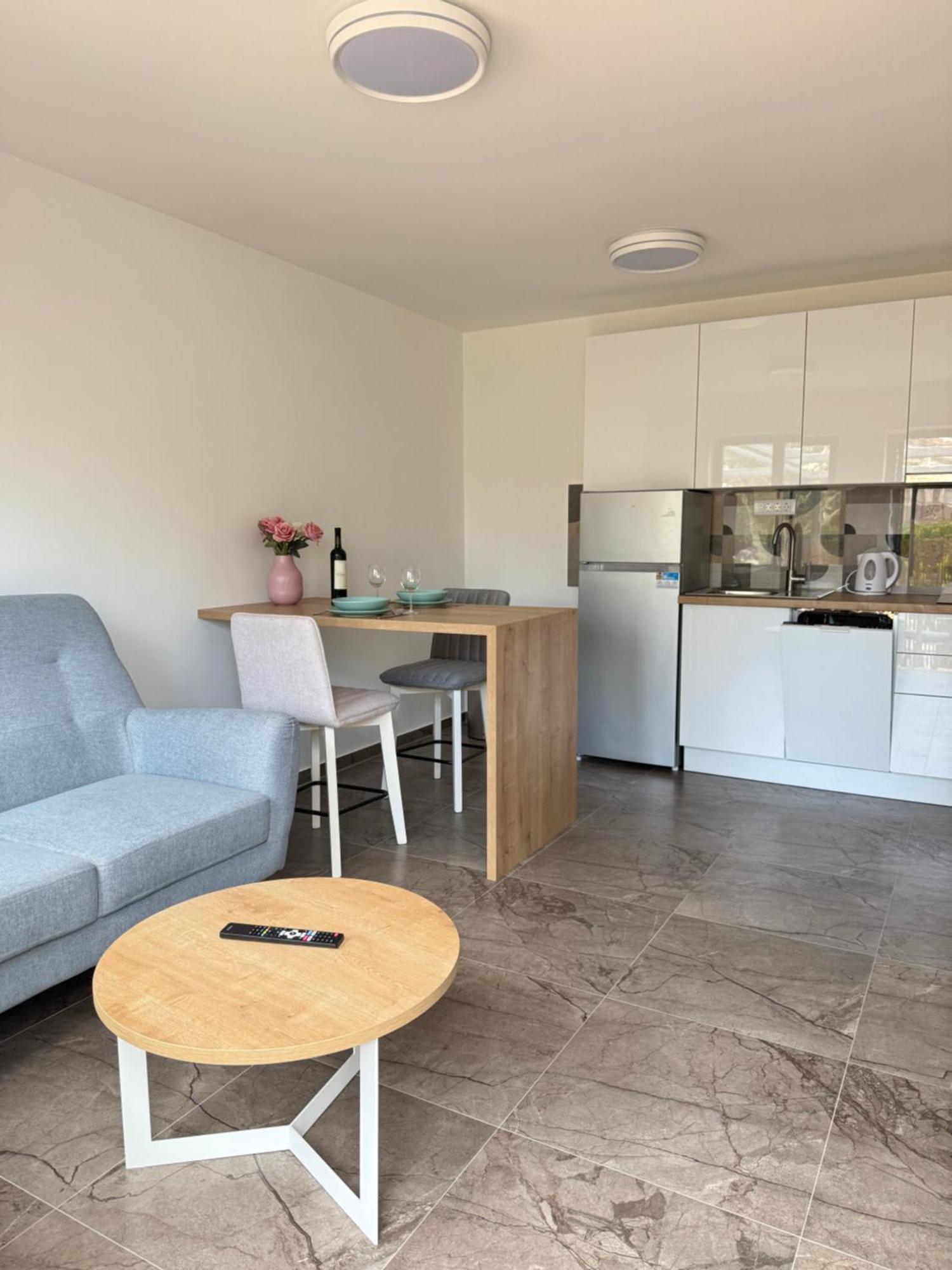 Apartments Zivko Malinska Extérieur photo